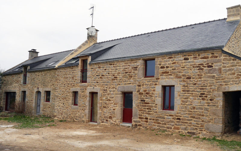 Rénovation d'une maison en pierre à Berric
